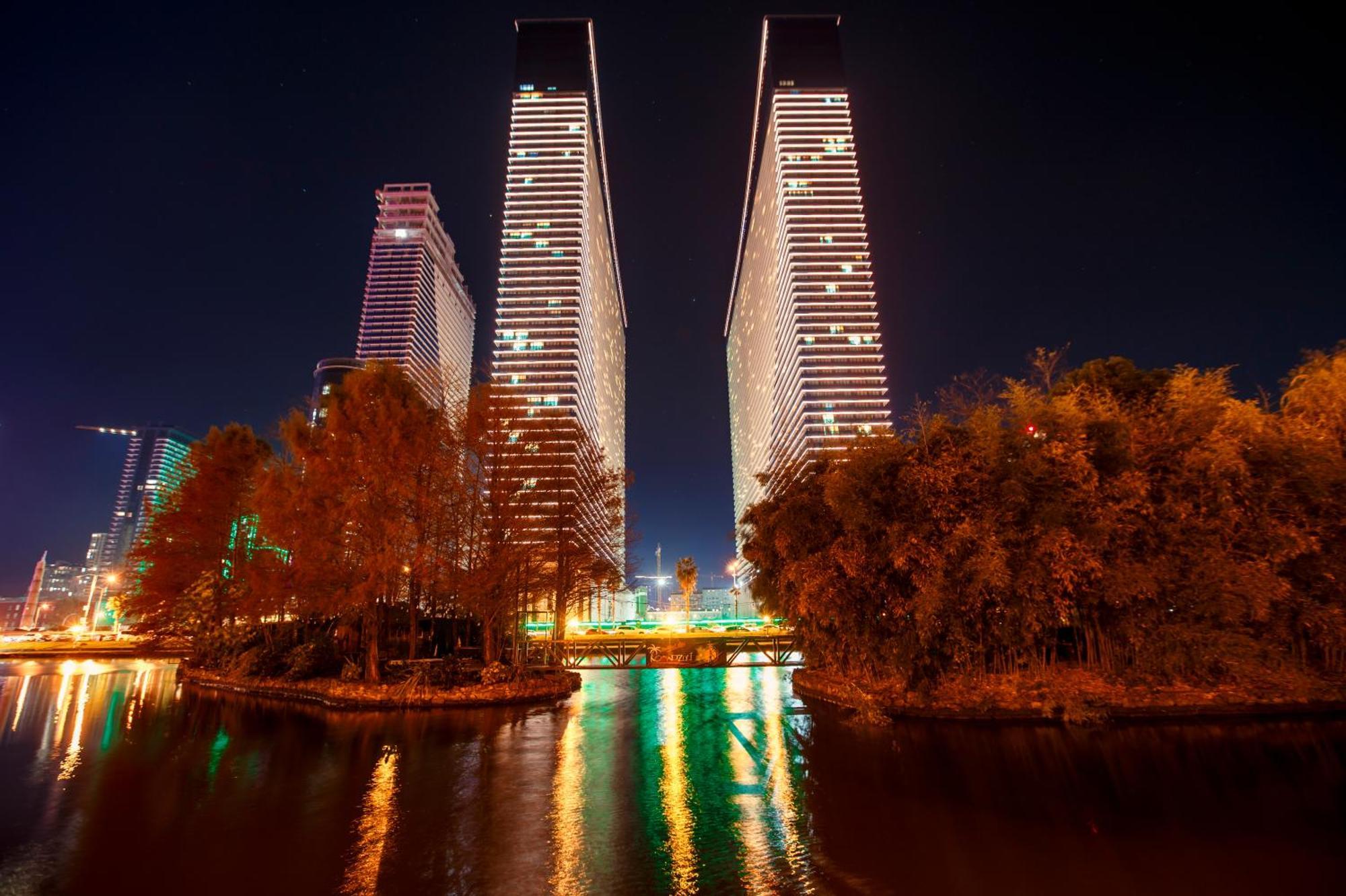 מלון באטומי P A N O R A M A A P R T H T E L Orbi With Sea View מראה חיצוני תמונה